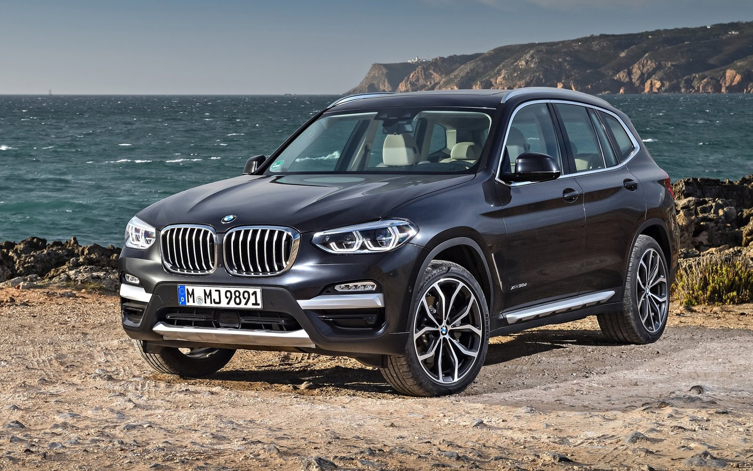 Comparison - BMW X3 xDrive30i 2018 - vs - Jeep Grand Cherokee Overland